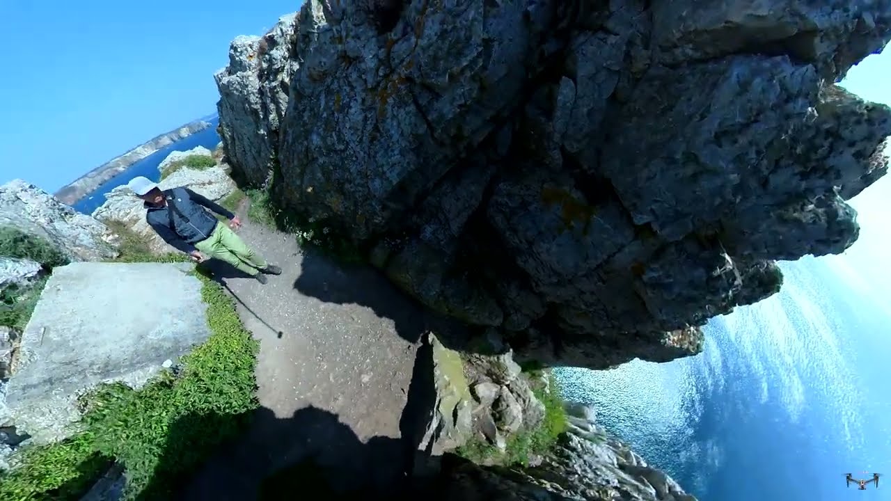 La pointe de Pen-Hir vers Camaret-sur-Mer. Sentier côtier  presqu'île de Crozon Finistère #bretagne